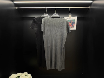 Miyake 2025 New Style Pleated Dress For Women Elegant Age-reducing Work Clothing Gentle Loose Slimming Look For Office Occasions